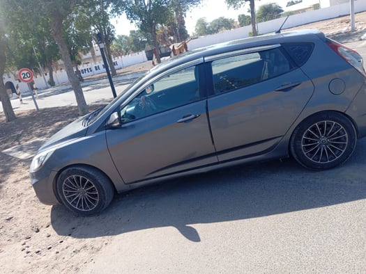 Hyundai Accent 2014, diesel, climatisation, vitres électriques