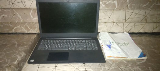 Lenovo CORE 3, 4G RAM, 1000 Go disque, écran 1920x1080