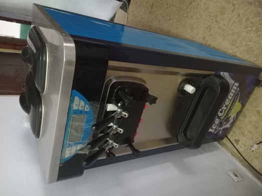 Machine à glace soft ice cream - Parfaite pour votre boutique !