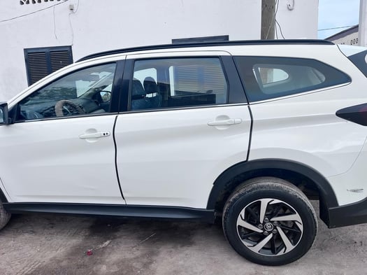 Toyota Rush 2021, essence, boîte automatique, excellent état