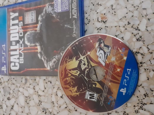 Jeu Persona Royal 5 pour PS4 ou PS5 - cassette Call of Duty incluse
