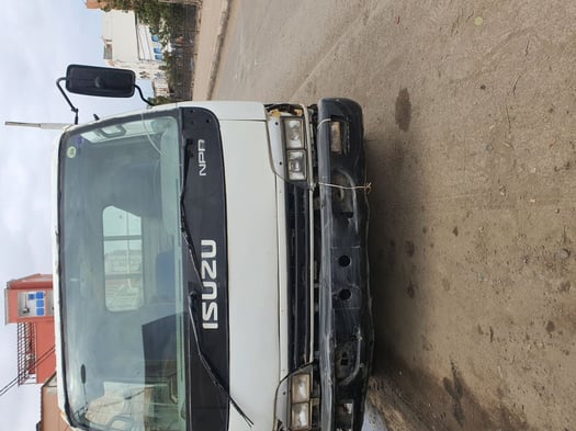 Dyna Isuzu NPR en excellent état
