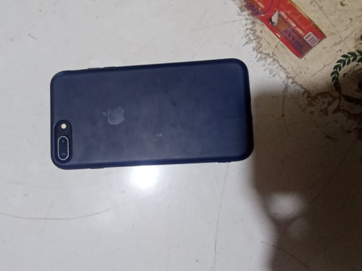 iPhone 8 Plus 64 Go, Très Bon État, Négociable