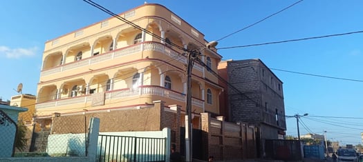 Appartement 3 chambres avec balcon à louer à Cité wadajir 2