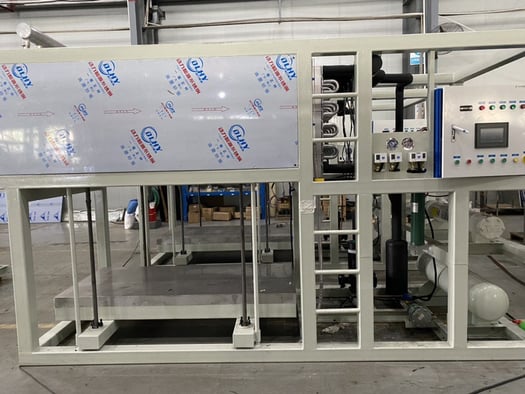 Machine à glaçons professionnelle - 200 kg par jour - 1 an d\'utilisation