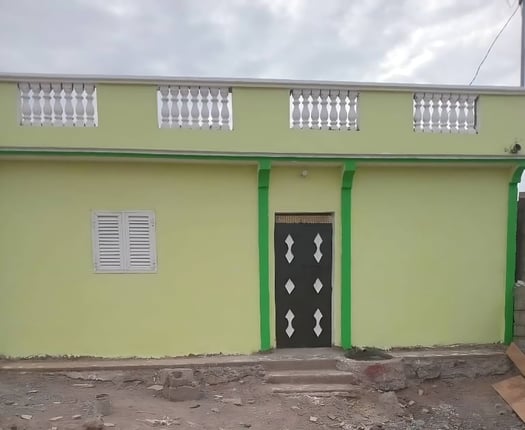 Maison F4 avec cour et véranda à Ali-Sabieh, très bon état