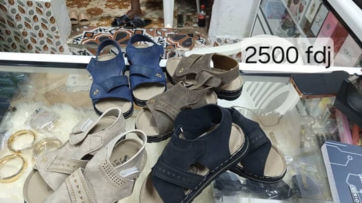Arrivage vêtements et chaussures enfants