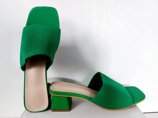 Chaussures talons élégantes à prix abordable