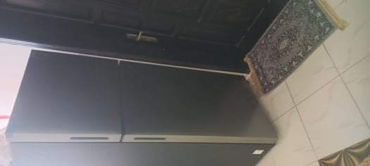 Réfrigérateur Samsung neuf, utilisé 6 mois, légèrement négociable.