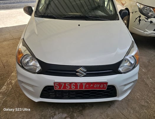 Suzuki Alto 2022 blanche en excellent état