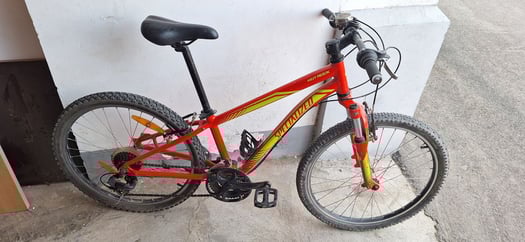 Vélo enfant 24 pouces en excellent état