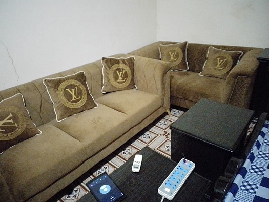 Salon couleur dorée de Turquie avec accessoires