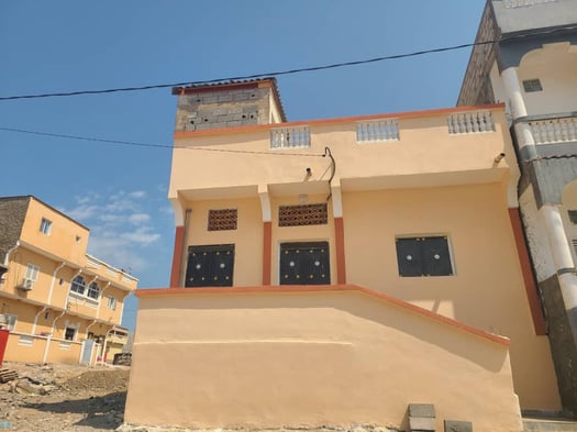 Maison F4 spacieuse avec 3 chambres à louer à Cité Barwaqo 2