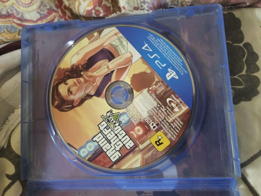 Jeu GTA5 pour PS4, excellent état