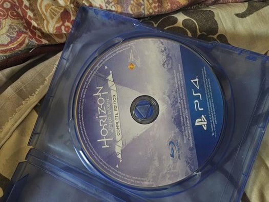 Jeu PS4 Horizon Zero Dawn Complete Edition - Excellent état