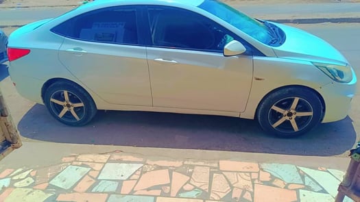 Hyundai Accent, automatique, excellente climatisation