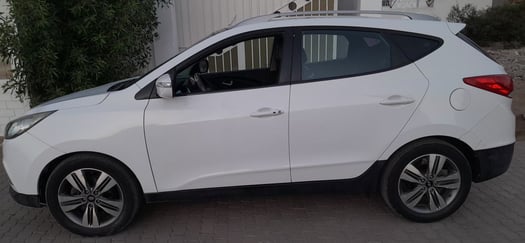 Hyundai Tucson CRDI 2L 4x4, diesel 2014, toutes options.