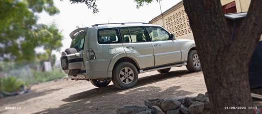 Mitsubishi Pajero 2015 pour pièces, carrosserie complète