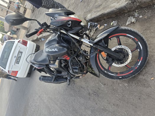 Moto Héro Hunk en excellent état