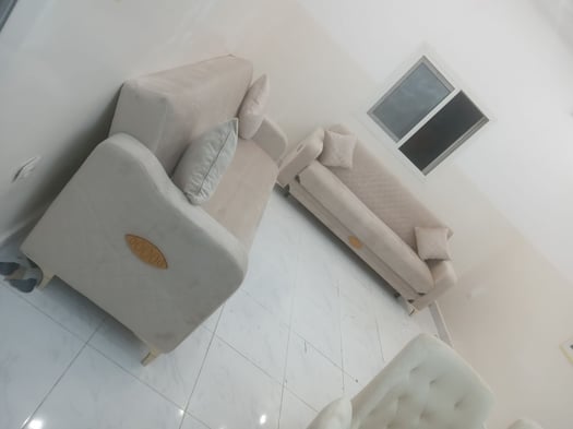 Service de rénovation de salon et changement de tissu