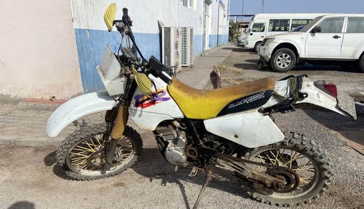 Suzuki DR d\'occasion en bon état à vendre à Haramous