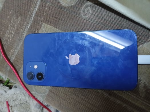 iPhone 12 Bleu, Batterie Neuve, Prix Négociable