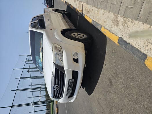 Toyota Hilux 2015, boîte automatique, excellent état
