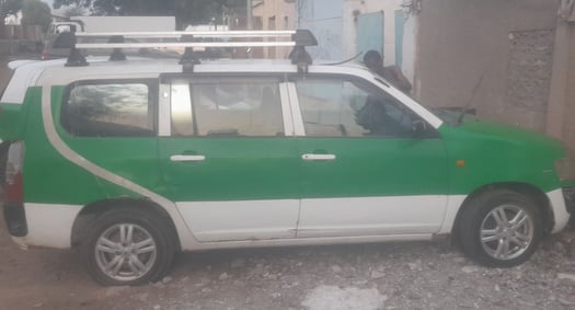 Taxi Toyota Probox, carrosserie en bon état