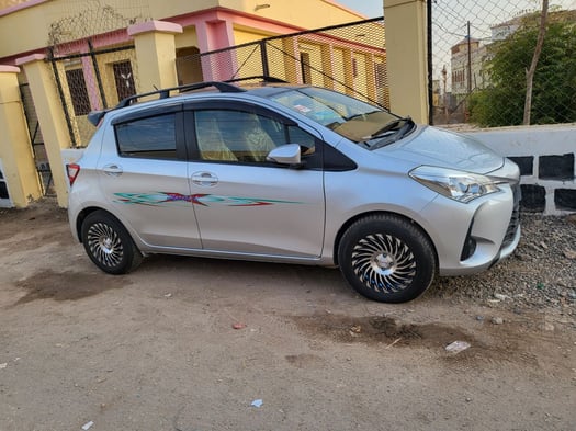 Toyota Vitz 2017 en excellent état