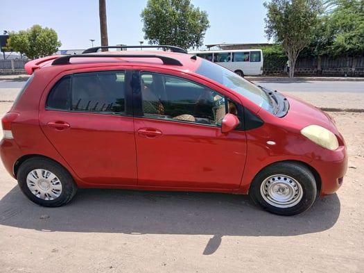 Toyota Yaris 2016, automatique, climatiseur en bon état