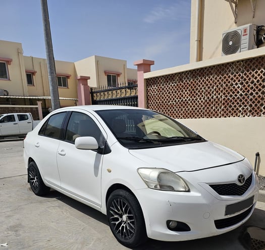 Toyota Yaris 2012, Automatique, Essence, Faible Consommation, Bon État
