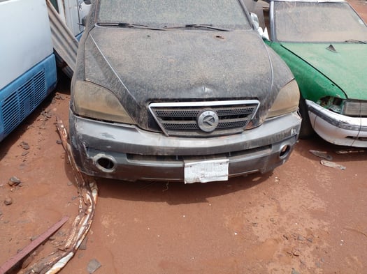 Kia Sorento ancien modèle, moteur en bon état, prix négociable
