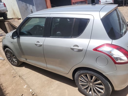 Suzuki Swift 2017, boîte automatique, excellent état