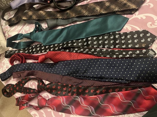 Cravates en vente - Large choix de couleurs et modèles !