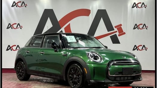 Mini Cooper 2022, tout option, toit ouvrant, boîte automatique, essence