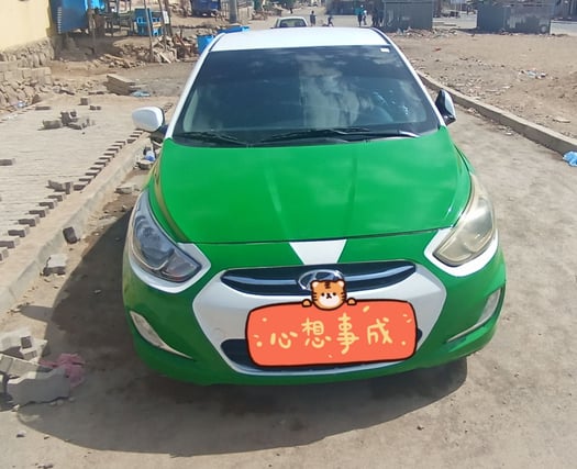 Taxi Hyundai Accent - Bon état, Diesel, Boîte Auto, Climatisation