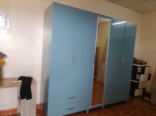 Armoire moderne 6 portes – Finition bicolore sur-mesure