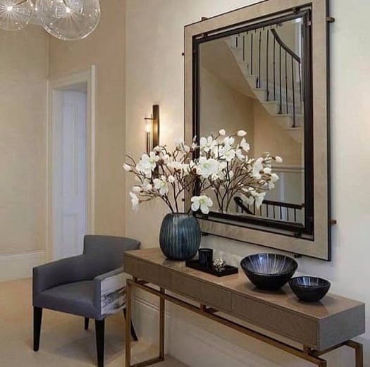 Console dorée avec miroir ovale décoratif