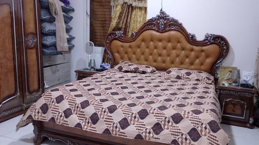 Chambre à coucher en bon état à vendre
