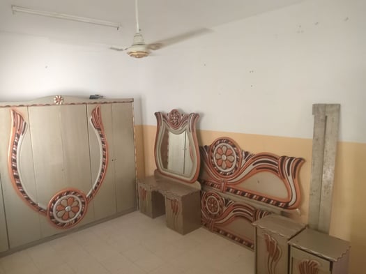 Chambre à coucher en bois massif, design artisanal
