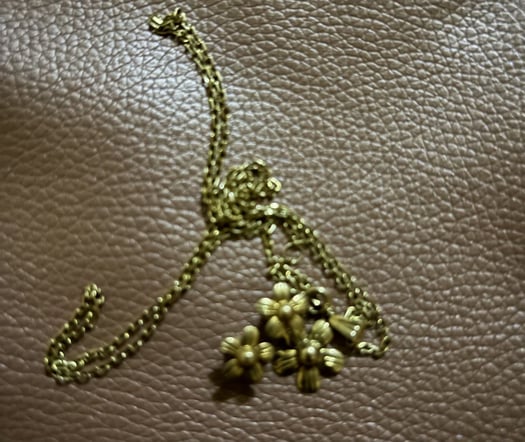 Collier et boucles d\'oreilles en Or Sakura, état impeccable