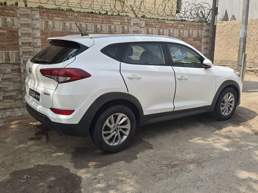 Hyundai Tucson 2016, boîte automatique, diesel, climatisation en parfait état