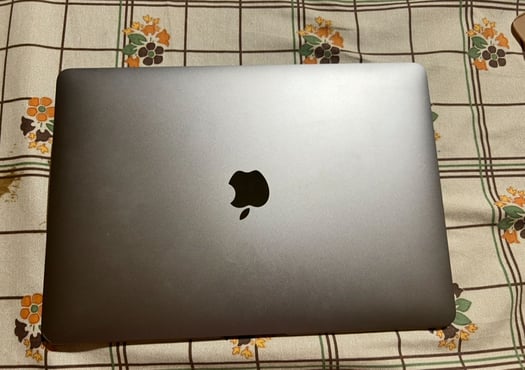 MacBook Air 13 pouces 2020 en excellent état