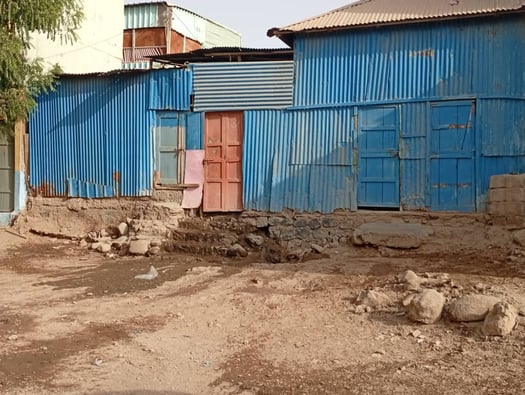 Maison F4 avec titre foncier et emplacement idéal à Cheikh Moussa