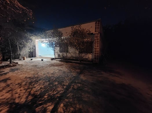 Maison spacieuse avec jardin et parking pour 4 voitures à Avencent