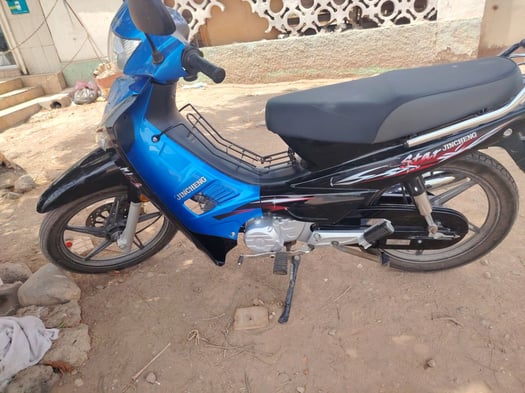 Moto D107 en excellent état à bon prix