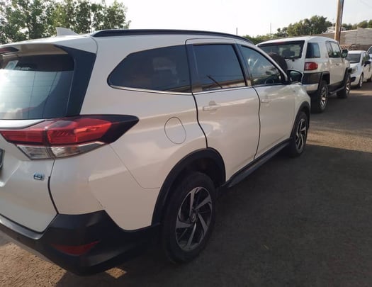 Toyota Rush 2020, essence, très économique, 100%, automatique