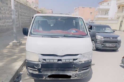 Toyota Hiace 2012, 24 chevaux, carrosserie et moteur refaits à neuf