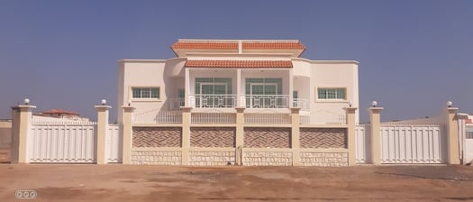 Villa F7 avec vue et parking privé à louer à Haramous