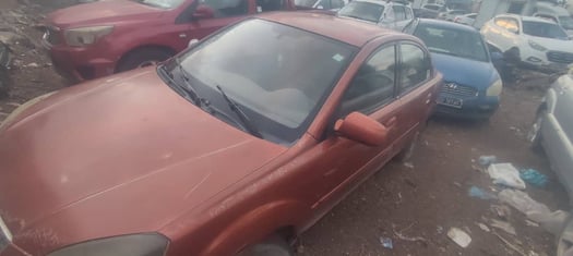 Kia à réparer ou pour pièces détachées